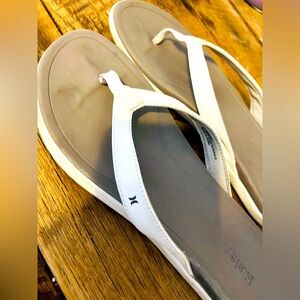 HURLEY WHITE FLIPS SUMMER IS HERE ! 🔆☀️🩵